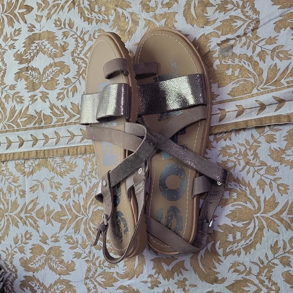 Sorel Ella Criss Cross Summer Sandles Golden Bronze Molded Sole Toe Ring Size 8 - Picture 5 of 8